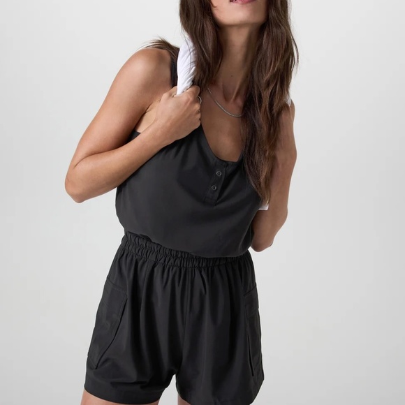 Vuori Pants - Vuori Villa Utility Romper Size S in Black